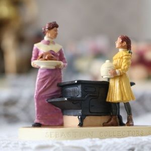 Sebastian Miniatures SML-577 Thanksgiving Helper Figurine  Collector’s Society